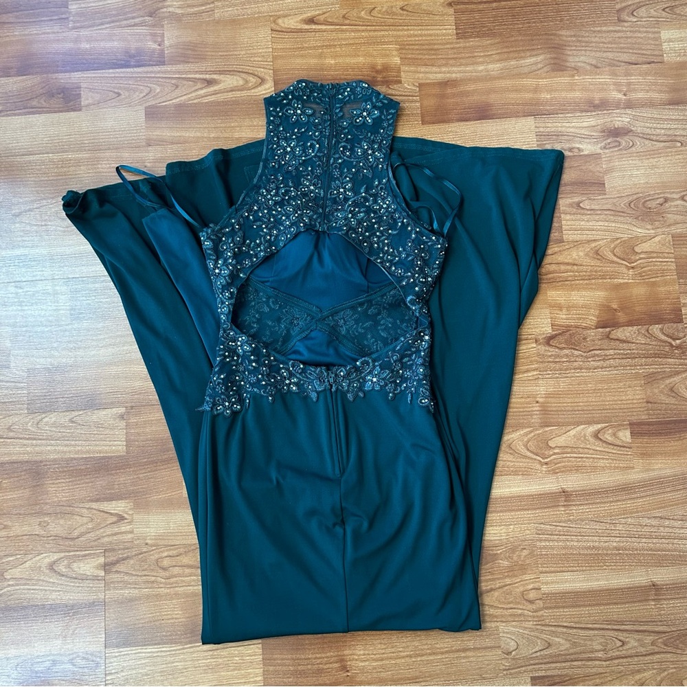 Elegant emerald green prom beaded dress - Picture 6 of 8